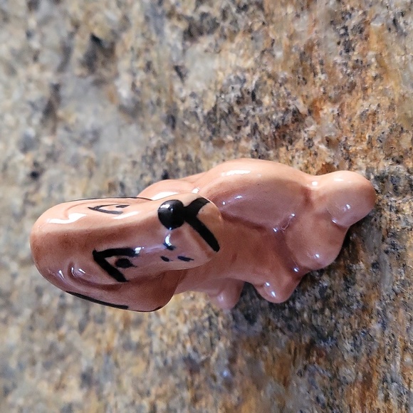 --Dog figurines - Picture 5 of 7